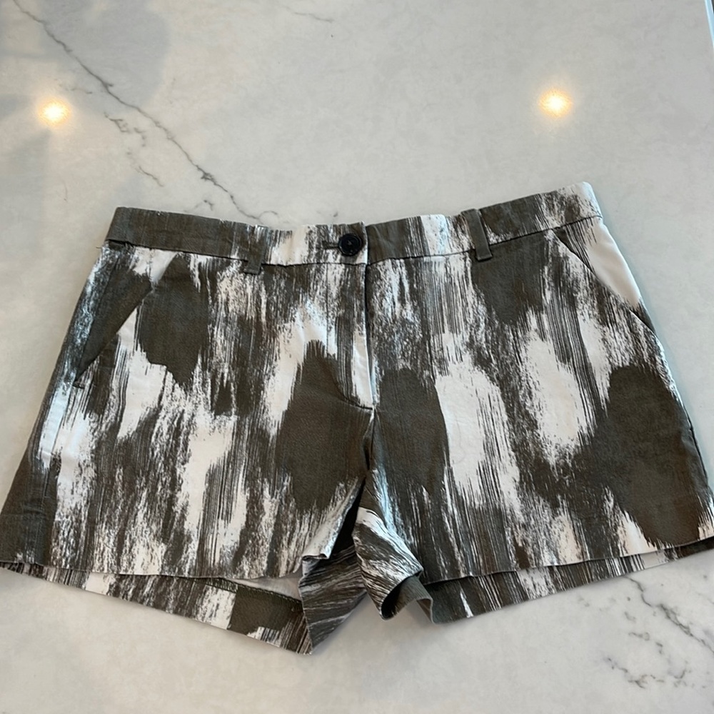 Gap Women's summer khaki ashorts size 0R